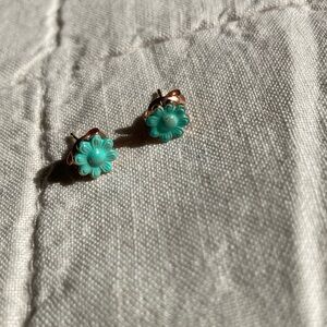 NWOT Small Turquoise Enamel Flower Stud Earrings
